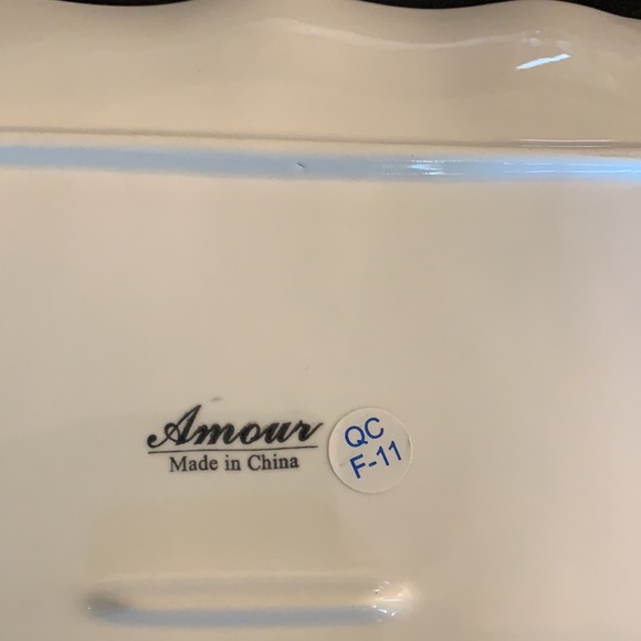 2 beautiful serving plates love a more flowers - Picture 3 of 6